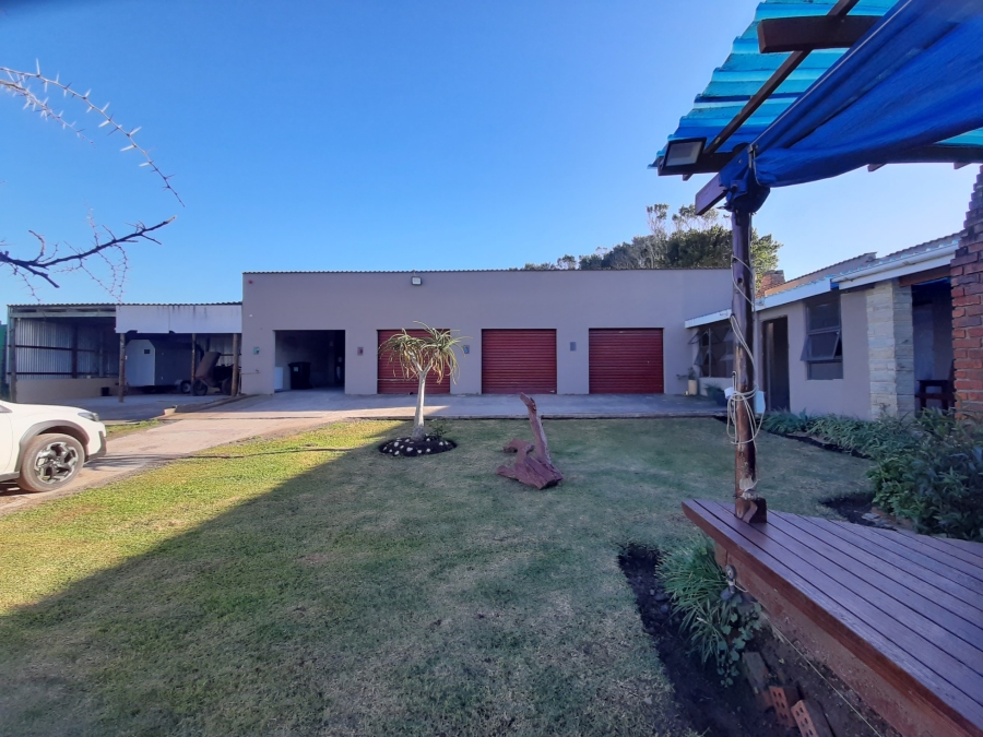 Commercial Property for Sale in Cove Ridge East Eastern Cape